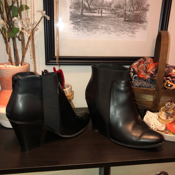 Shoes - Women’s Black Booties Size 6
